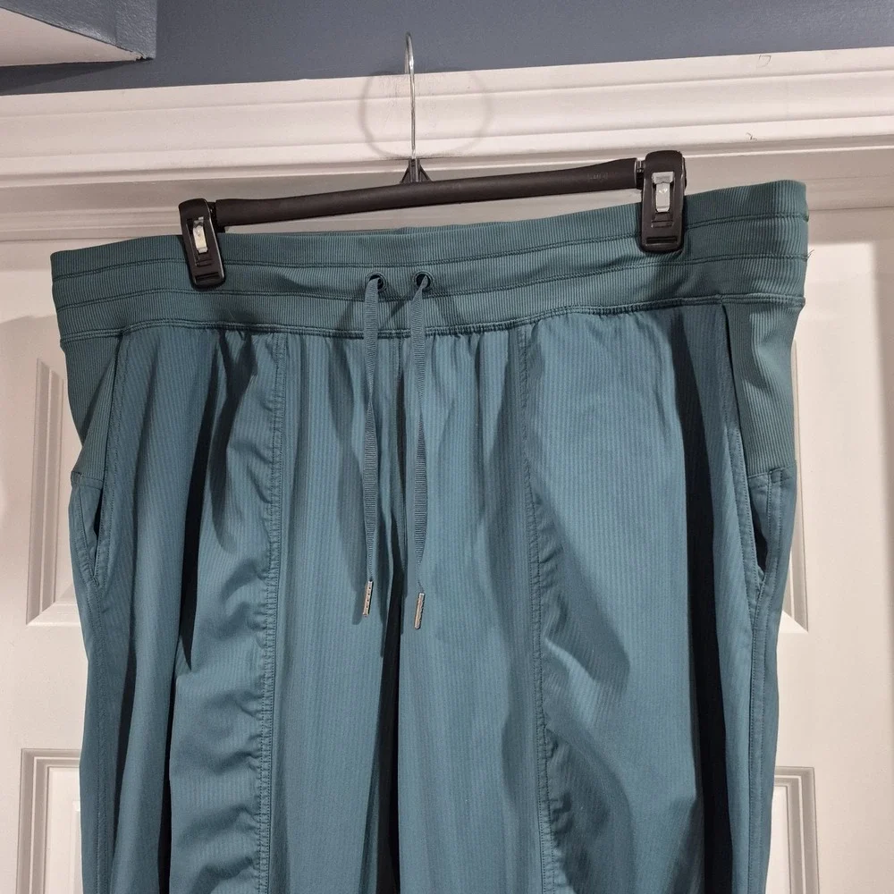 Lululemon Pants Womens 20 Green Jasper Dance Studio Jogger Mid Rise Athleisure